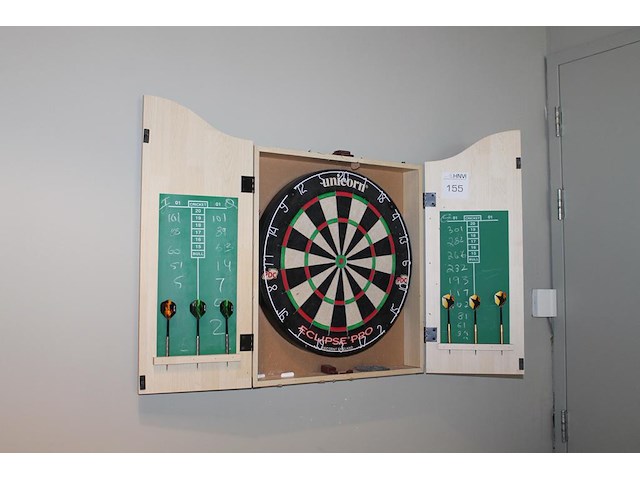 Dartbord in kast. - afbeelding 2 van  2