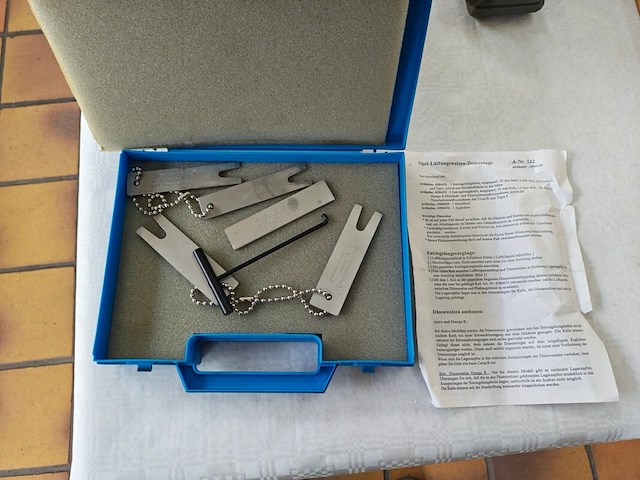 Dashbord gereedschap opel, sw, a-242 - afbeelding 1 van  2