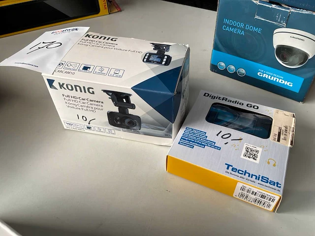 Dashcam & digitale radio adapter - afbeelding 1 van  3