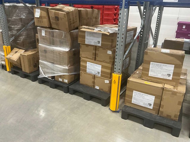 Dastex batch van beschermende cleanroomkleding en cleanroomdoekjes - afbeelding 1 van  8