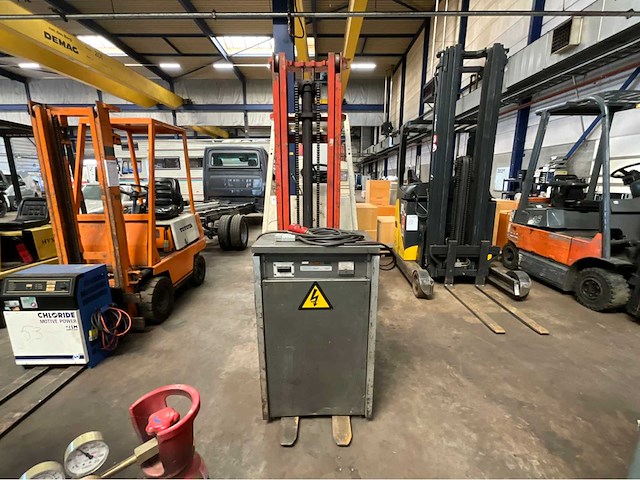 Datsun cyb02l-25u vorkheftruck - afbeelding 10 van  17