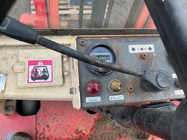 Datsun ub02 vorkheftruck - afbeelding 15 van  34