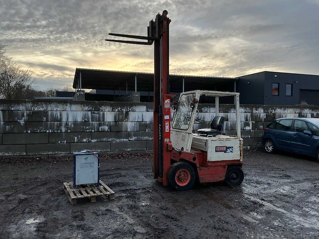 Datsun ub02 vorkheftruck - afbeelding 26 van  34