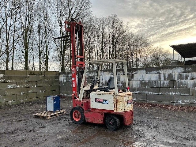 Datsun ub02 vorkheftruck - afbeelding 27 van  34