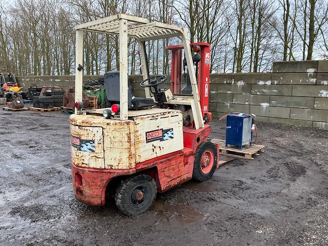 Datsun ub02 vorkheftruck - afbeelding 30 van  34