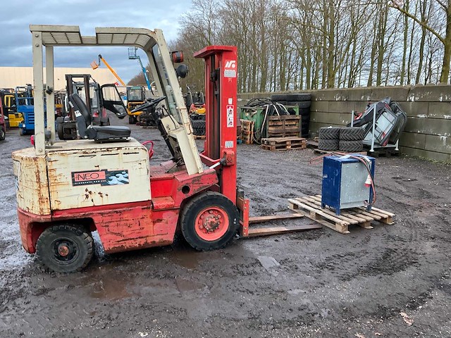 Datsun ub02 vorkheftruck - afbeelding 31 van  34