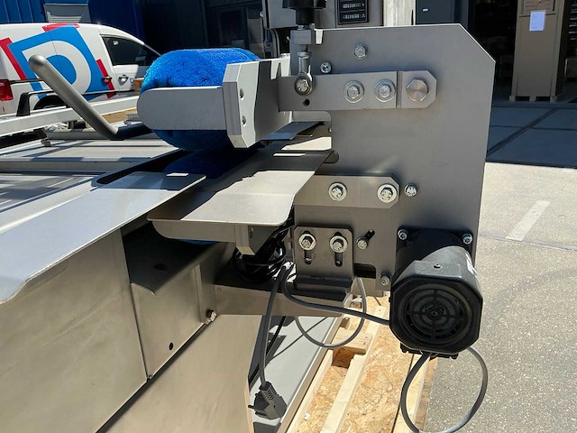Daub d/ verpakkingsbaan met avt clipsluitmachine wsk - afbeelding 8 van  29