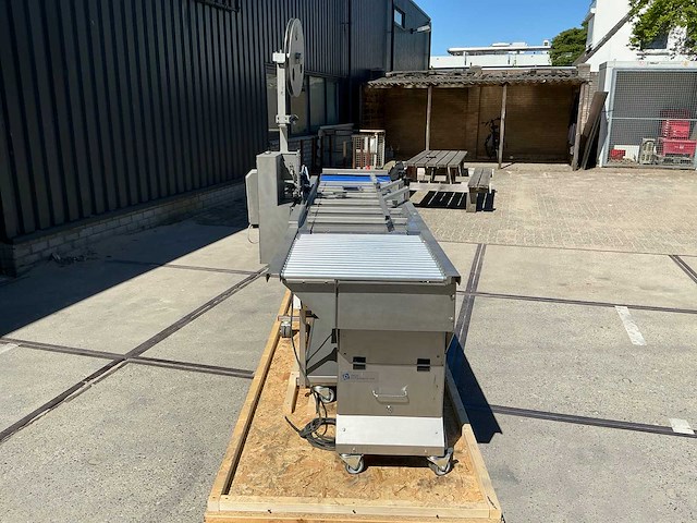 Daub d/ verpakkingsbaan met avt clipsluitmachine wsk - afbeelding 24 van  29
