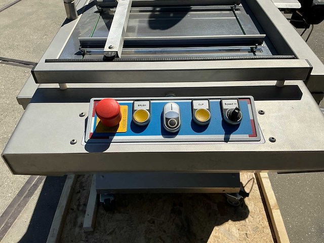 Daub d/ verpakkingsbaan met avt clipsluitmachine wsk - afbeelding 29 van  29