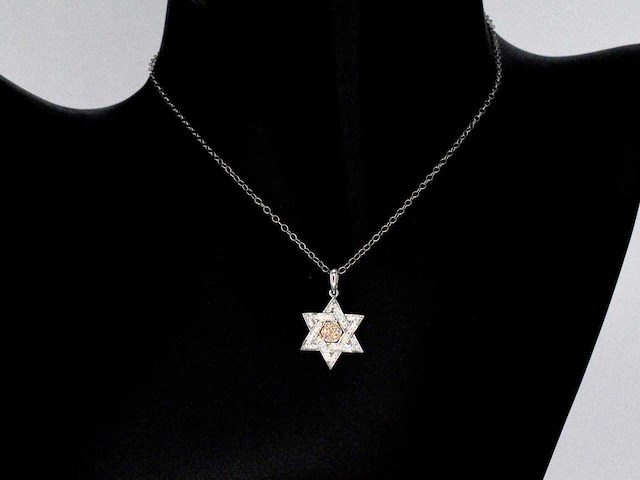 Davidster hanger met roze en witte diamanten - afbeelding 2 van  8