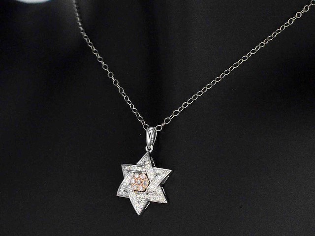 Davidster hanger met roze en witte diamanten - afbeelding 4 van  8