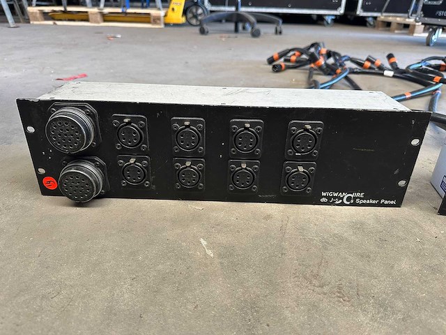 D&b - j-series wigwam hire ep5 speaker panel - 19" racking equipment (2x) - afbeelding 1 van  3