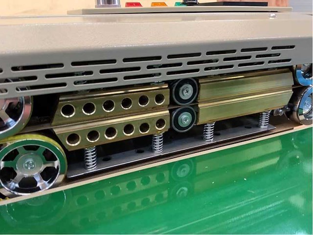 Dbf-770a zakken sluitmachine - afbeelding 3 van  3