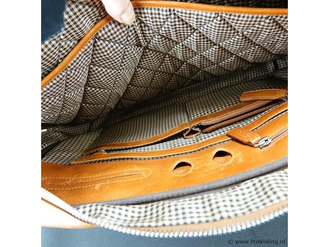 Dbramante1928 rosenborg - laptoptas - 16 inch - bruin - afbeelding 4 van  5