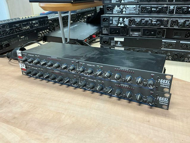 Dbx 166xl stereo processor (2x) - afbeelding 1 van  4