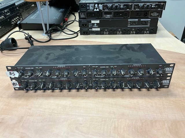 Dbx 166xl stereo processor (2x) - afbeelding 2 van  3