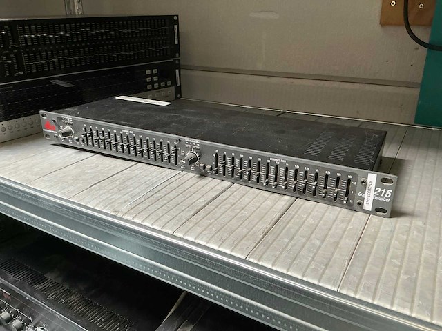 Dbx 215 graphic equalizer - afbeelding 1 van  4