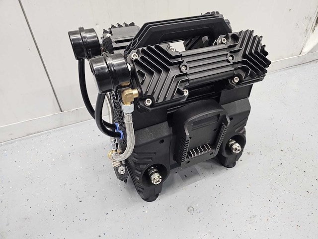 Dc 998 - 2025 - luchtcompressor - afbeelding 4 van  8