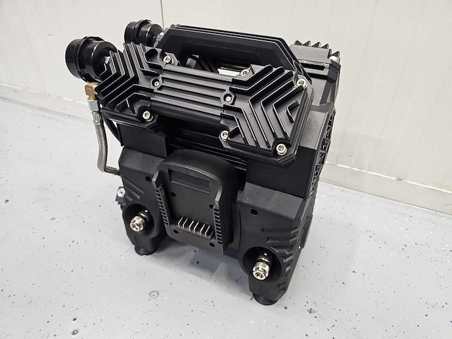 Dc 998 - 2025 - luchtcompressor - afbeelding 6 van  8