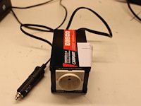 Dc-ac omvormer carpoint van 12 naar 230 volt, max 150 watt. - afbeelding 1 van  2