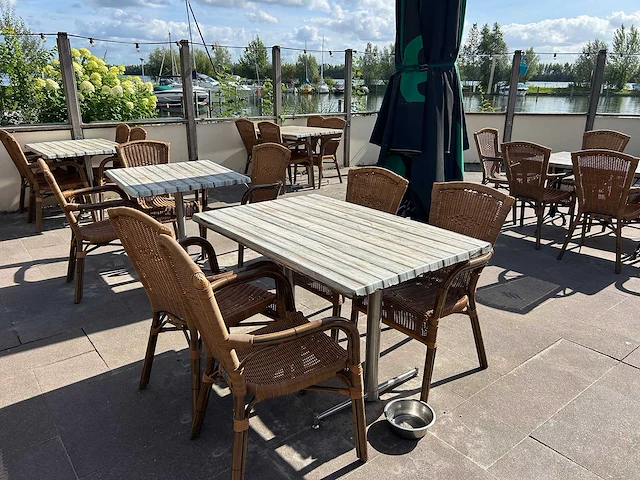 De arend - 12 terrastafels en 47 terrasstoelen - afbeelding 4 van  7