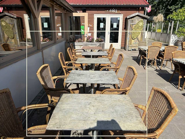 De arend - 17 terrastafels en 36 terrasstoelen - afbeelding 6 van  6
