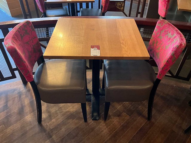 De arend - 2 restauranttafels en 4 stoelen - afbeelding 4 van  4