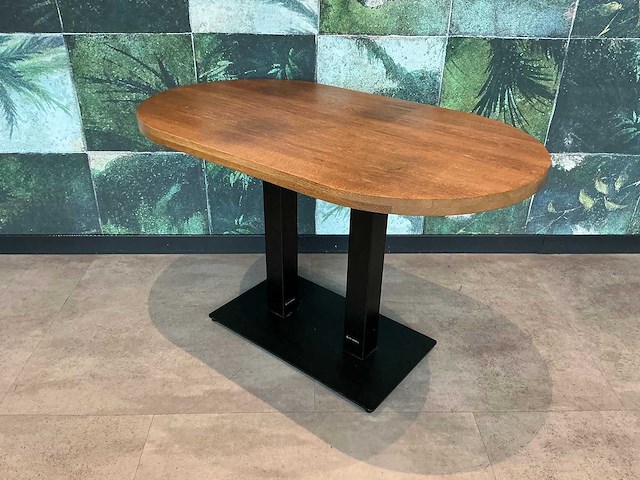 De arend - ovale restauranttafel - afbeelding 1 van  2