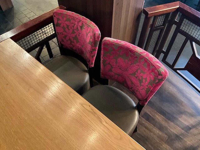 De arend - restaurantafel met 4 stoelen - afbeelding 3 van  5