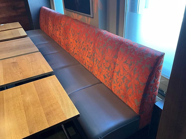 De arend - restaurantbank met 5 tafels en 5 krukken - afbeelding 2 van  8