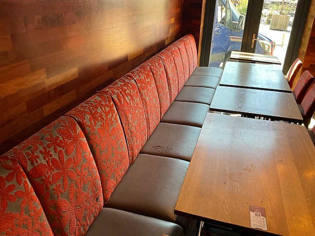 De arend - restaurantbank met 5 tafels en 7 krukken - afbeelding 1 van  8