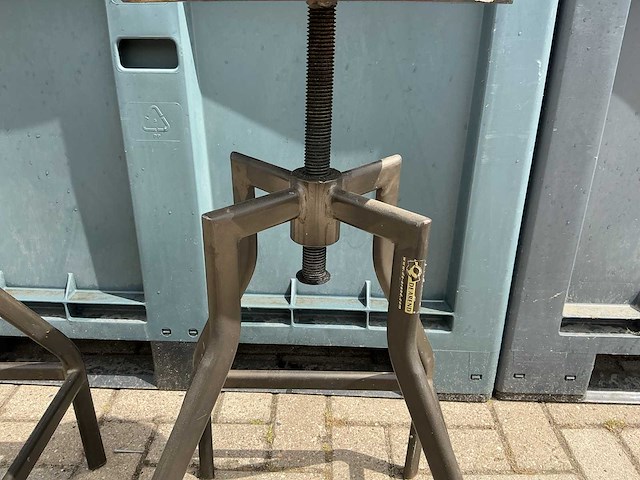 “de arend” vintage industriële machinistkruk (2x) - afbeelding 5 van  8