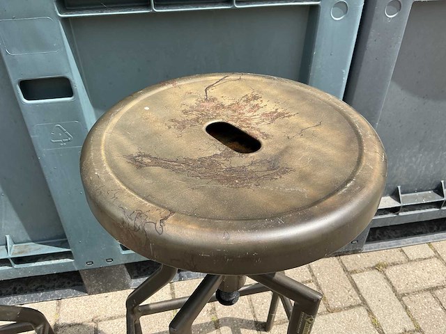 “de arend” vintage industriële machinistkruk (2x) - afbeelding 7 van  8