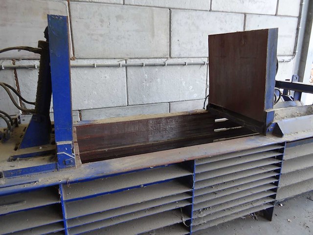 De breuk - papierpers 40tons - afbeelding 5 van  12