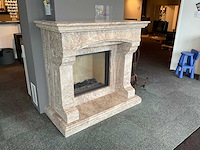 De groot kachels, inbouwgashaarden, houtkachels, voorraden en inventaris