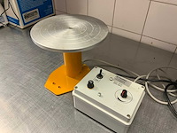 De hazelaar draaischijf met frequentieregelaar - afbeelding 1 van  5