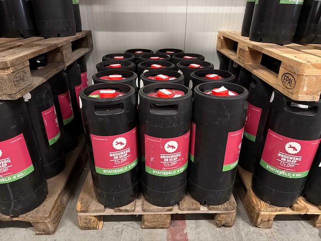 De klep blauwe schein (blauwe bessen bier) 20l fuste bier (14x) - afbeelding 1 van  3