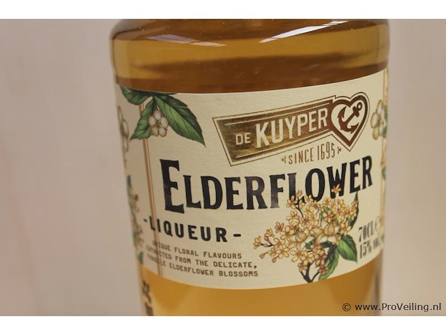 De kuyper elderflower likeur - 70 cl - winkelverkoopprijs € 10.95 - afbeelding 2 van  3