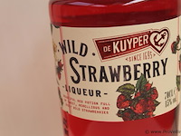 De kuyper strawberry likeur - 70 cl - winkelverkoopprijs € 10.95 - afbeelding 2 van  3