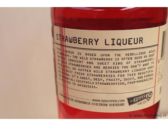 De kuyper strawberry likeur - 70 cl - winkelverkoopprijs € 10.95 - afbeelding 3 van  3