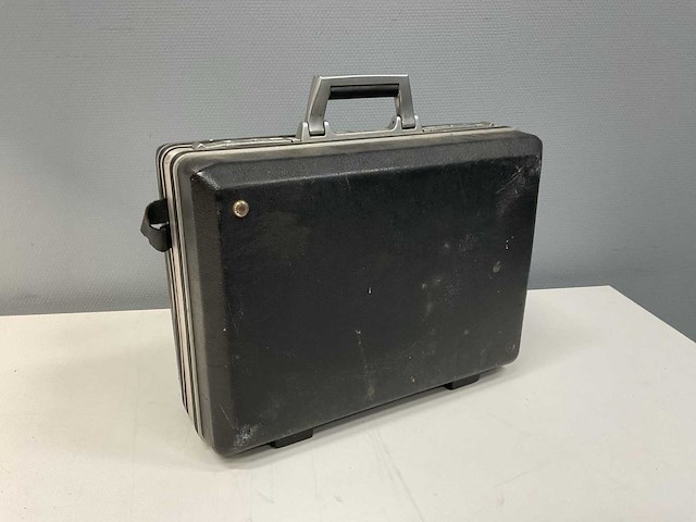 De swart gereedschapskoffer - afbeelding 1 van  4