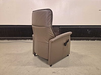 De toekomst - fiesta - relaxfauteuil - sta-op stoel - arm chair - afbeelding 6 van  11