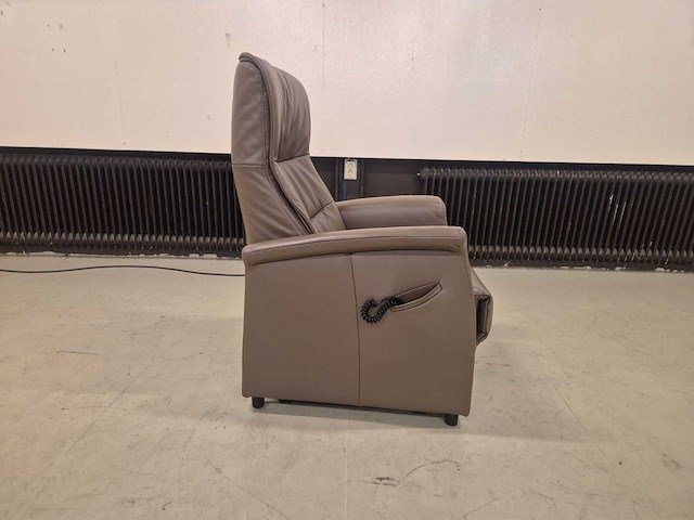 De toekomst - fiesta - relaxfauteuil - sta-op stoel - arm chair - afbeelding 8 van  11