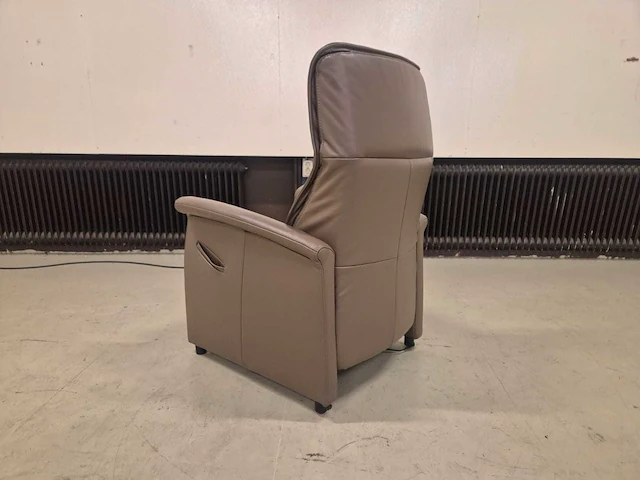 De toekomst - fiesta - relaxfauteuil - sta op stoel - arm chair - afbeelding 2 van  11