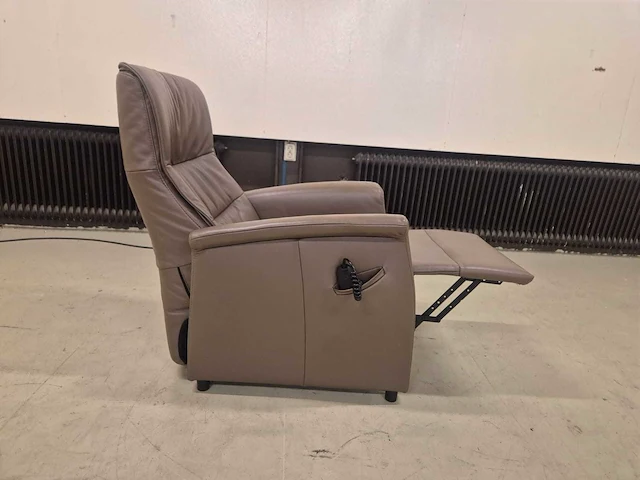 De toekomst - fiesta - relaxfauteuil - sta op stoel - arm chair - afbeelding 4 van  11