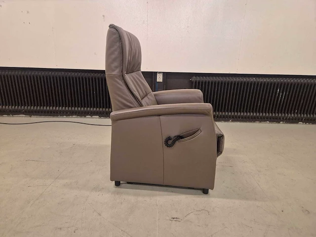 De toekomst - fiesta - relaxfauteuil - sta op stoel - arm chair - afbeelding 7 van  11