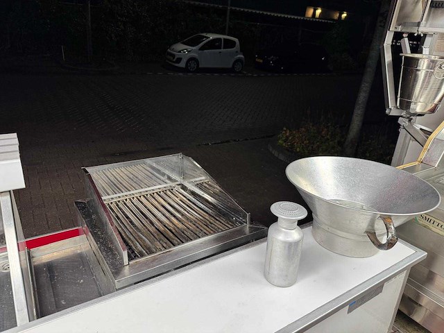 De vries 2000 aanhangwagen 7 meter friet patatwagen grillwagen koelwagen rationale 4477 - afbeelding 15 van  45