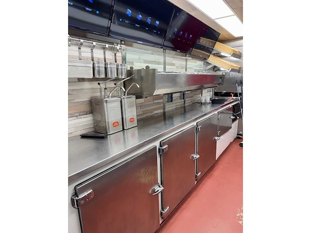 De vries 2000 aanhangwagen 7 meter friet patatwagen grillwagen koelwagen rationale 4477 - afbeelding 5 van  45