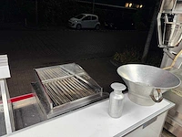 De vries 2000 aanhangwagen 7 meter friet patatwagen grillwagen koelwagen rationale 4477 - afbeelding 15 van  45