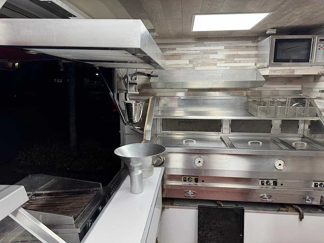 De vries 2000 aanhangwagen 7 meter friet patatwagen grillwagen koelwagen rationale 4477 - afbeelding 41 van  45